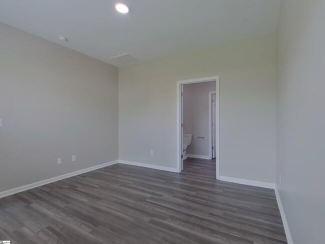 Building Photo - 210 Sweetgrass Ln