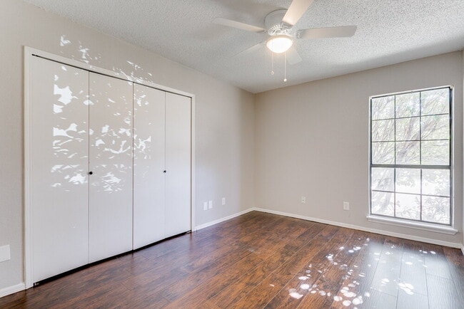 Building Photo - "Charming 3-Bedroom Retreat with 2 Full Baths in Rowlett – 1,894 Sq. Ft. of Comfort on Shipman St.!"