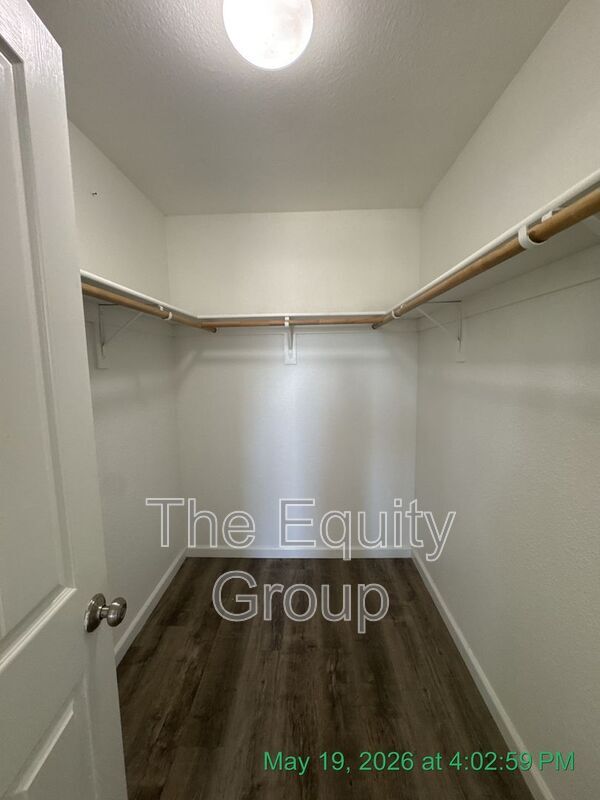 Building Photo - 2020 Golden Way