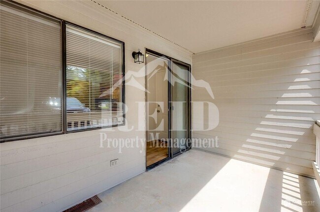 Building Photo - Wedge4410(1-4)