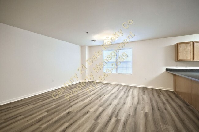 Building Photo - Large 2 Bedroom 1 Bath All One Level Apartment in Hellam PA