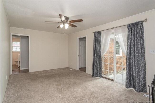 Building Photo - 401 Southwick Dr
