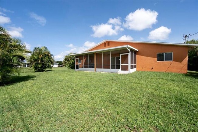 Building Photo - SE Cape Coral Duplex