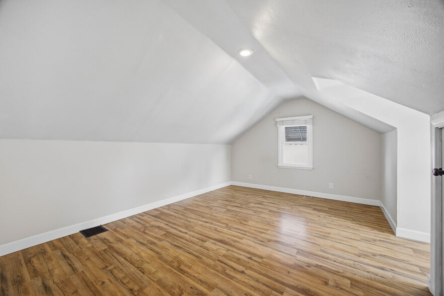 Building Photo - 470 Falstaff Rd