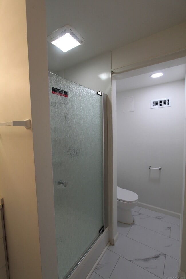 Building Photo - 44 Rosemary Ln