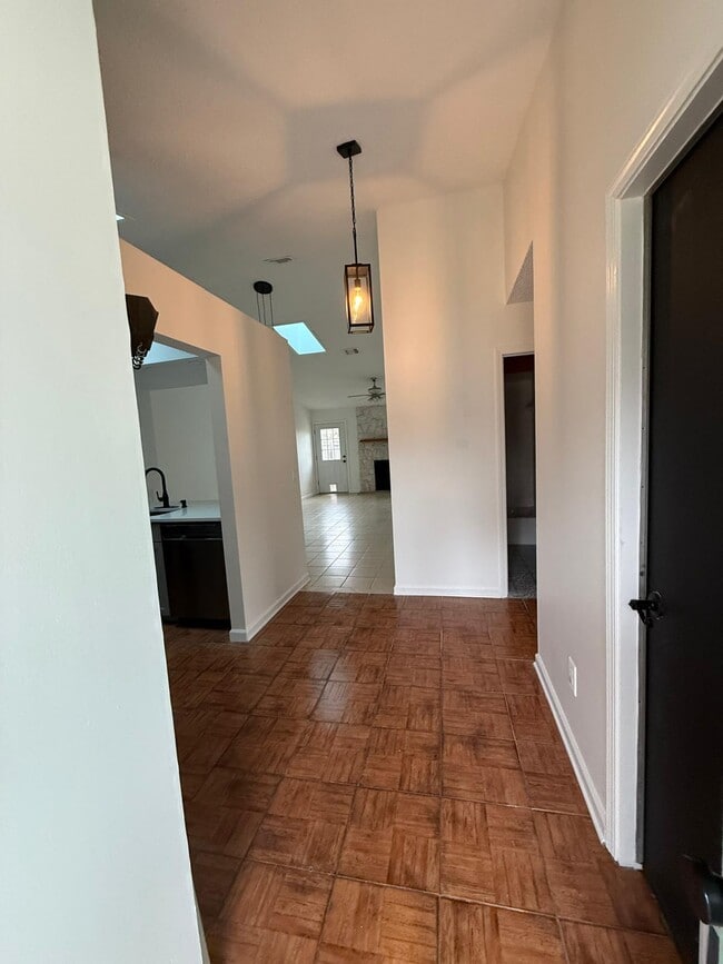 Building Photo - 11765 White Horse Rd