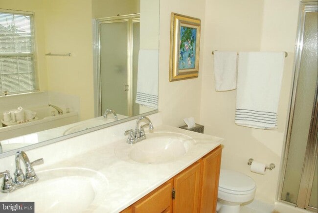 Building Photo - 4070 Fountainside Ln
