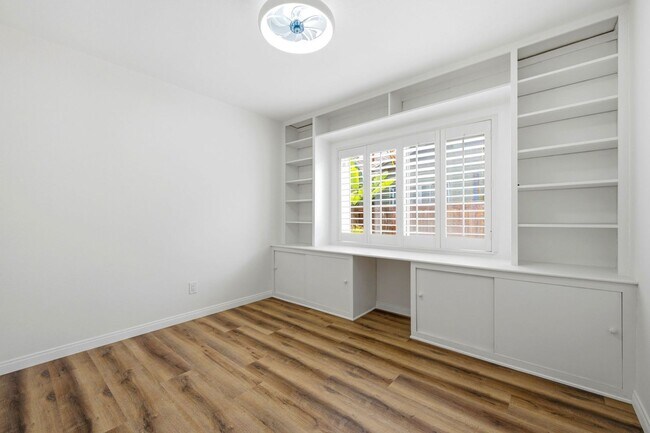 Building Photo - Beautifully Updated 3 Bedroom Home in Desired Costa Mesa Location