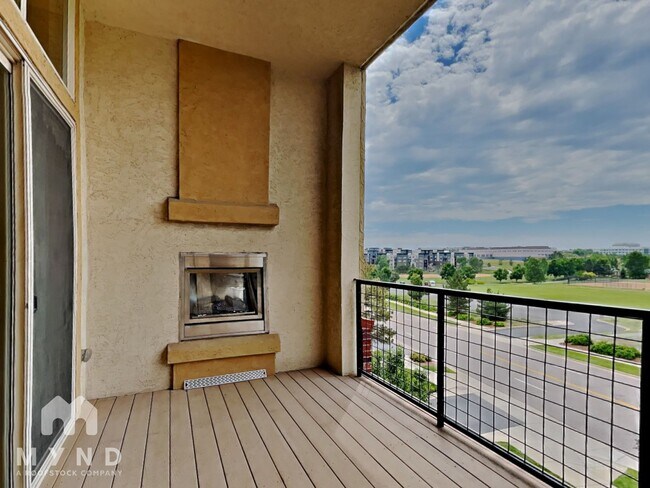 Building Photo - 307 Inverness Way S
