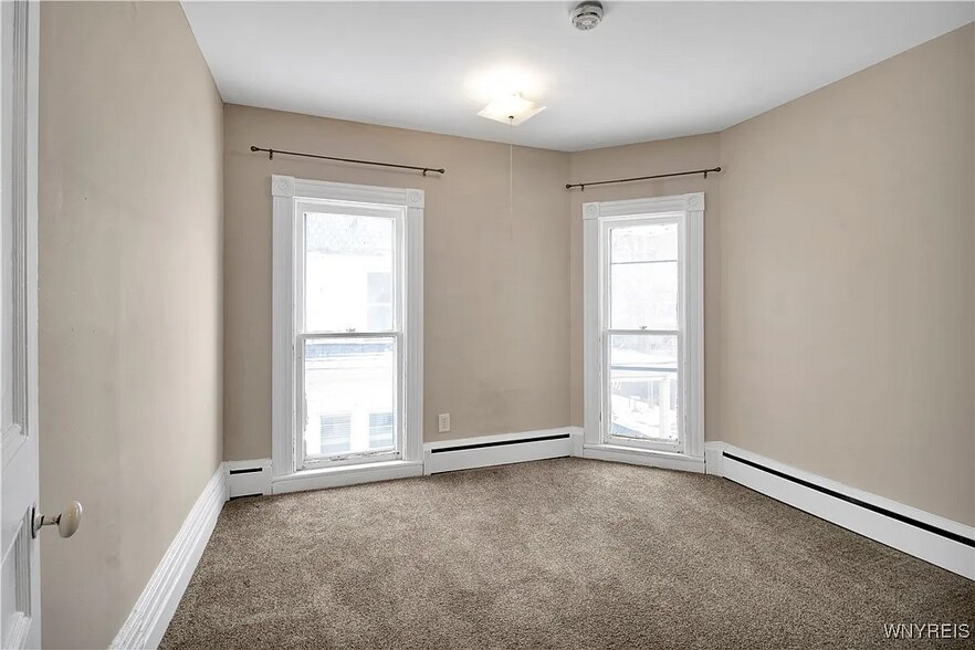 Building Photo - 158 Christiana St