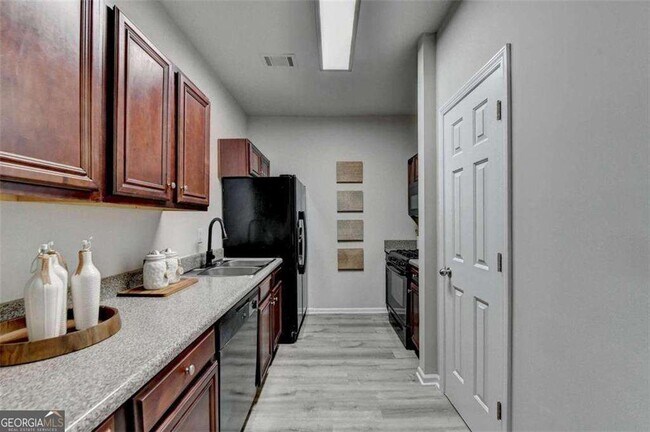 Building Photo - 4605 Blue Iris Way