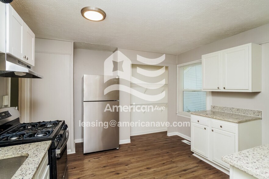 Building Photo - 2721 Algonquin Pkwy