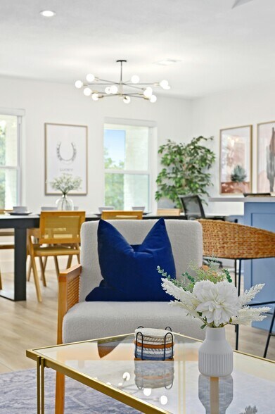 Living Room - 9414 Meadow Vale