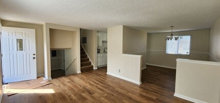 Building Photo - Oldham County Beauty!  Completely Renovated!  ALL NEWer Appliances!  ALL NEWer Flooring & Paint! ...