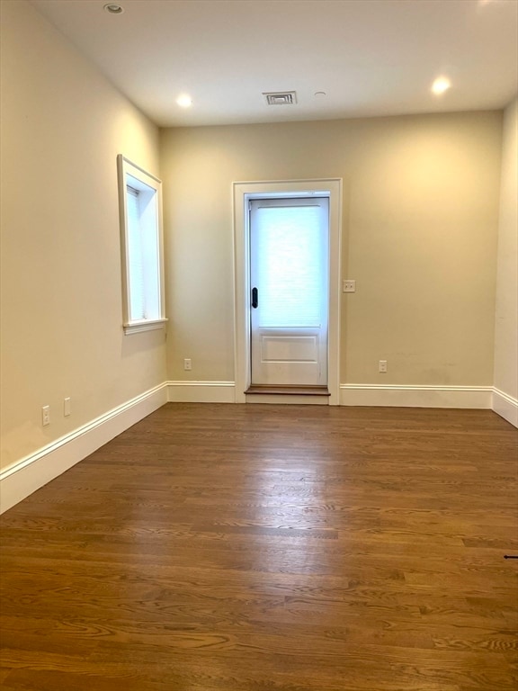 Building Photo - 468 Park Dr