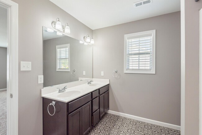 Building Photo - 6964 Holliday Park Ln