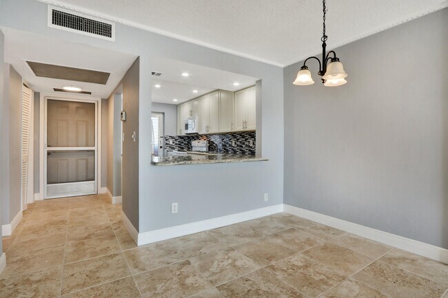 Building Photo - 4500 N Federal Hwy