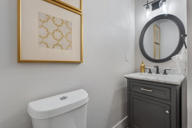 Building Photo - 4 Bedroom Home in SW Loveland