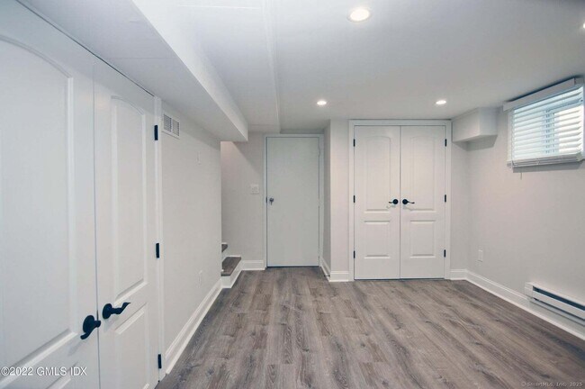 Building Photo - 24 Comly Ave