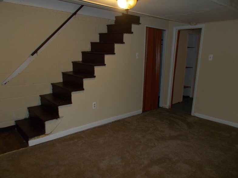 Building Photo - 49 Talbott St