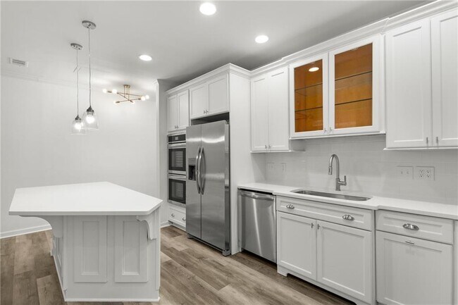 Building Photo - 1421 Peachtree St NE