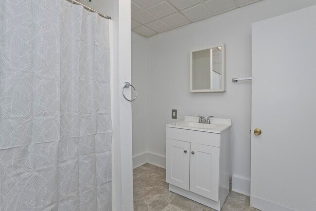 Building Photo - 22-22 East St