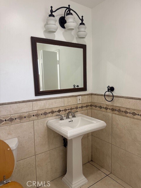 Building Photo - 1200 W Rowan St