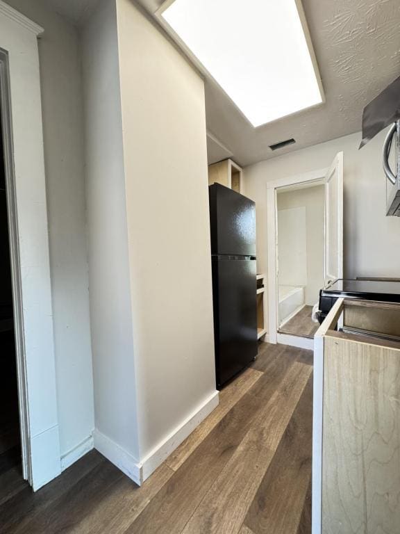 Building Photo - 836 S Broadway Ave