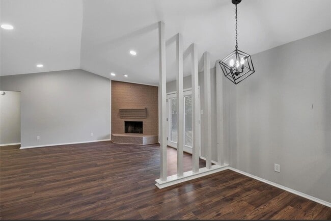 Building Photo - 1300 Timbercrest Dr
