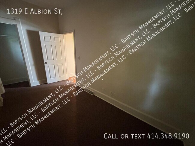 Building Photo - 1319 E Albion St