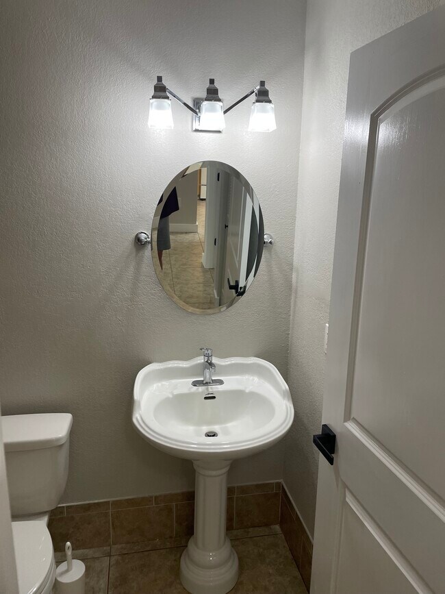 guest bath - 2919 Wainwright Ct