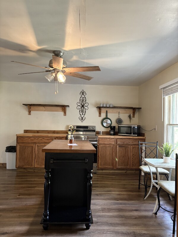 Building Photo - 3198 NC-261