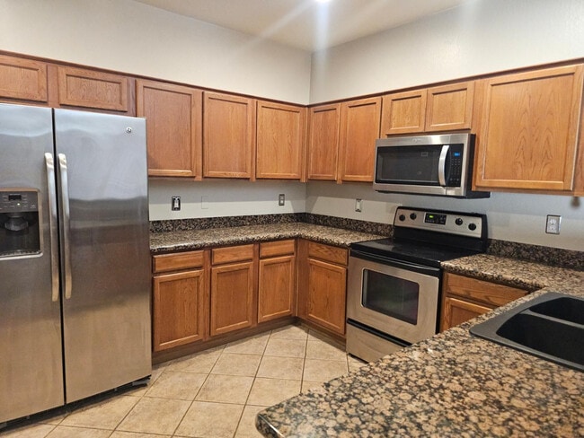 Building Photo - 18515 W Caribbean Ln