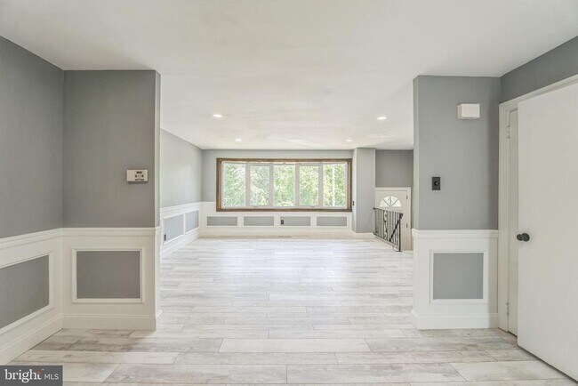 Building Photo - 11853 Brandon Rd