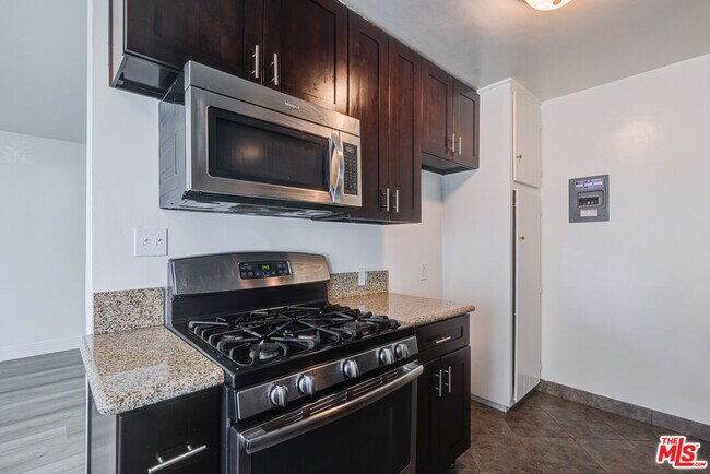 Building Photo - 8976 Cadillac Ave