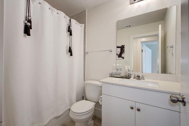 Building Photo - 413 White Steppe Way