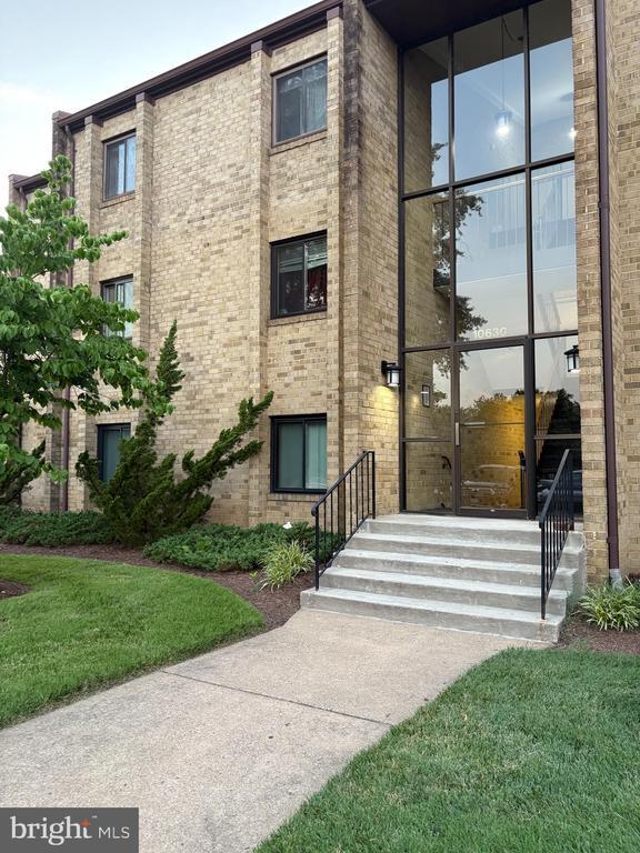 Building Photo - 10630 Provincial Dr