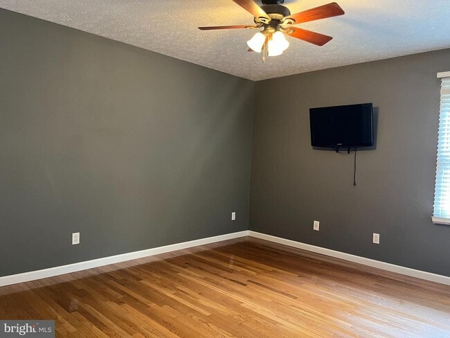 Building Photo - 65 Bentley Dr