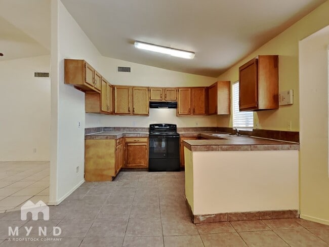 Building Photo - 6642 W Pima St