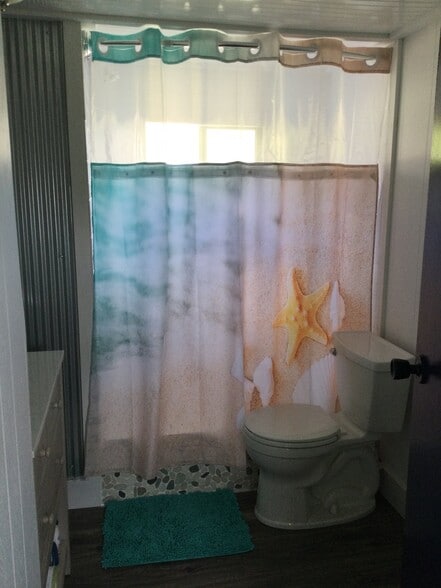 Building Photo - 15 Albees