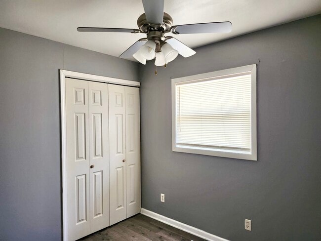 Building Photo - 119 S Dodson Dr