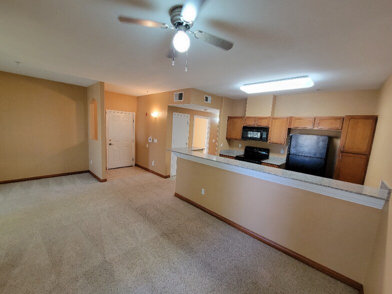 Building Photo - 4200 E Commerce Way