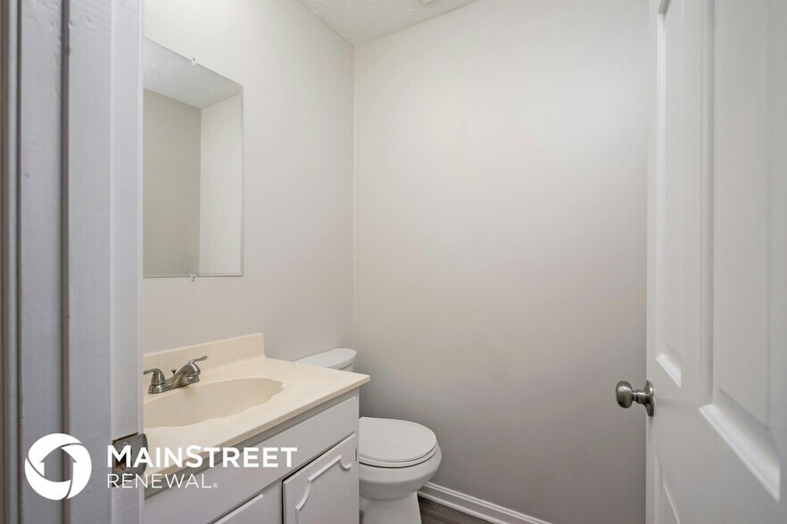 Building Photo - 9109 Lakeridge Dr