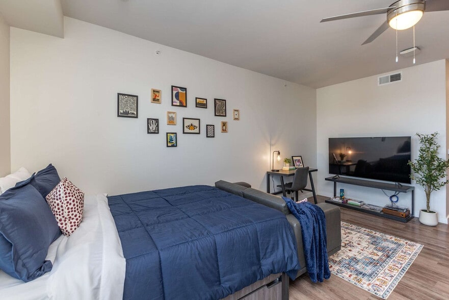 Building Photo - 1001 Marshall Ave