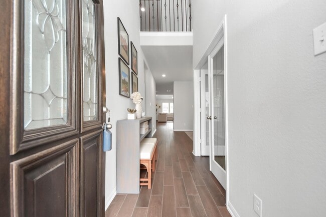 Building Photo - 8819 Cabin Loft Ln