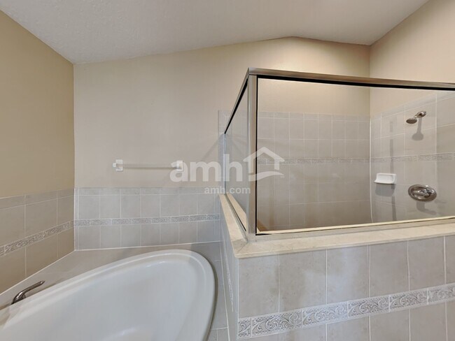 Building Photo - 6318 Bridgecrest Dr