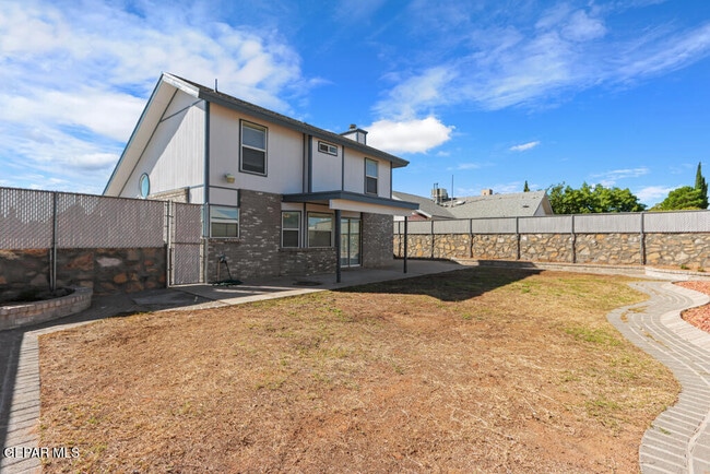 Building Photo - 11823 Stone Castle Dr