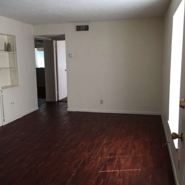 Building Photo - Wildflower Apartments