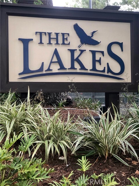 Building Photo - 75 Lakepines