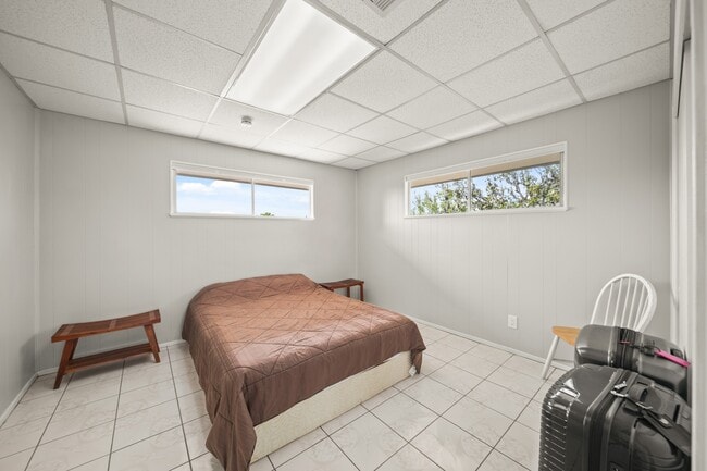 Building Photo - 1031 Star Dr